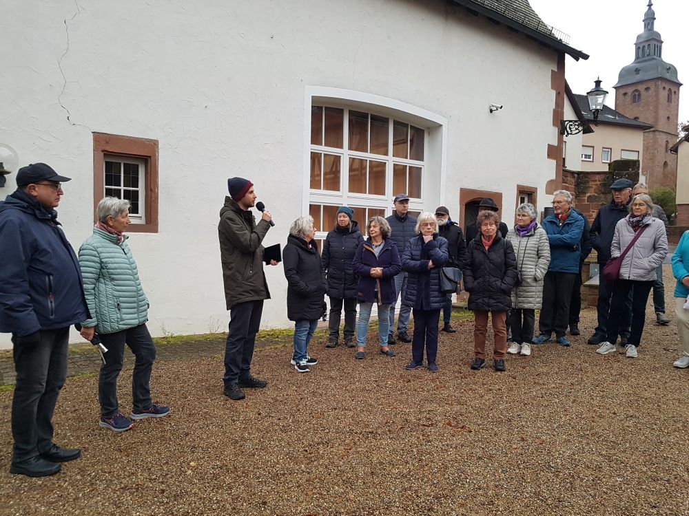 Die Stadtführung zum Gedenken an die Opfer der Novemberpogrome 1938 beleuchte Buchen in der Zeit des Nationalsozialismus. (Foto: Letizia Schäfer)