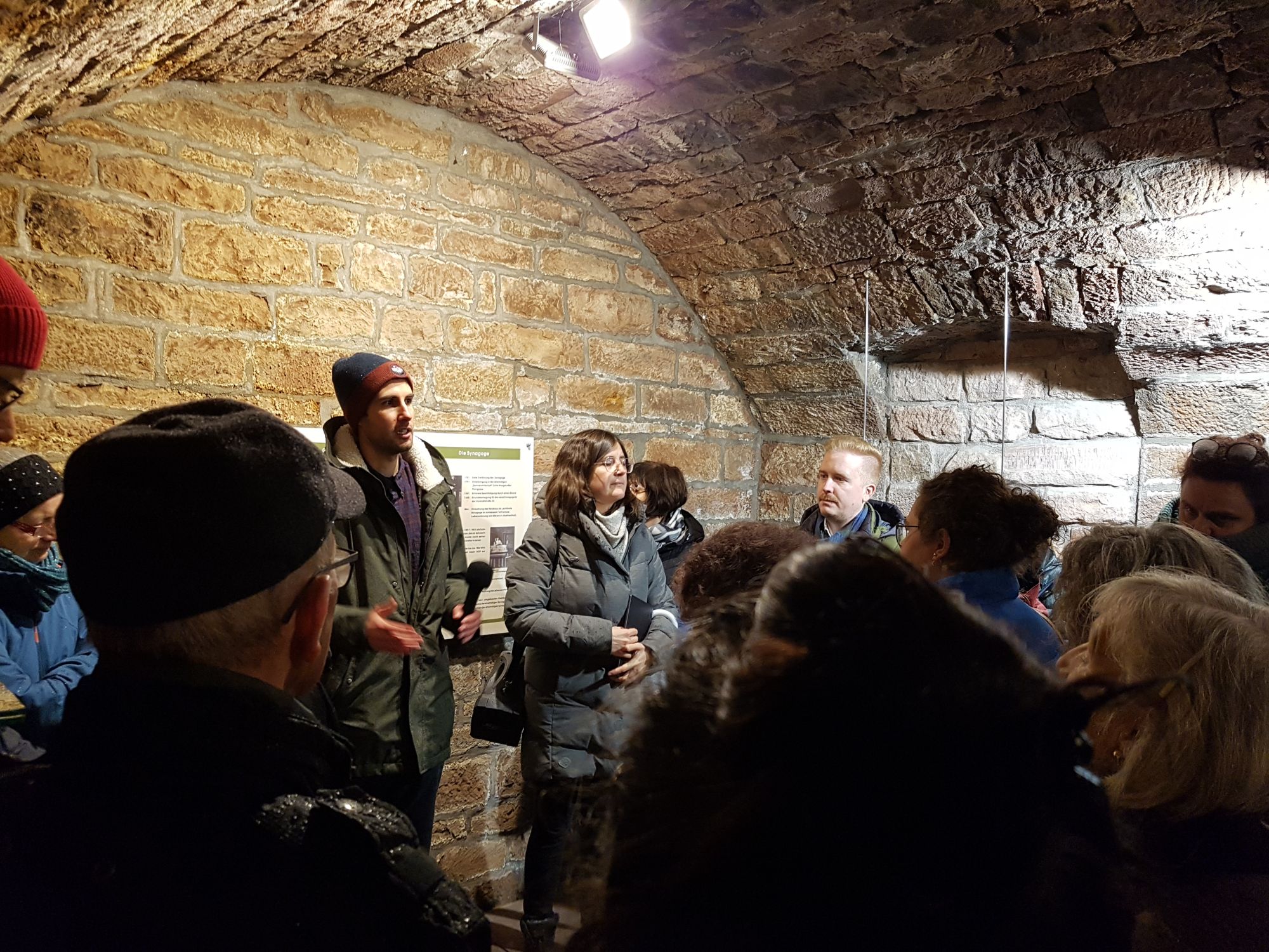 Die Stadtf&uuml;hrung zum Gedenken an die Opfer der Novemberpogrome 1938 beleuchte Buchen in der Zeit des Nationalsozialismus. (Foto: Letizia Sch&auml;fer)